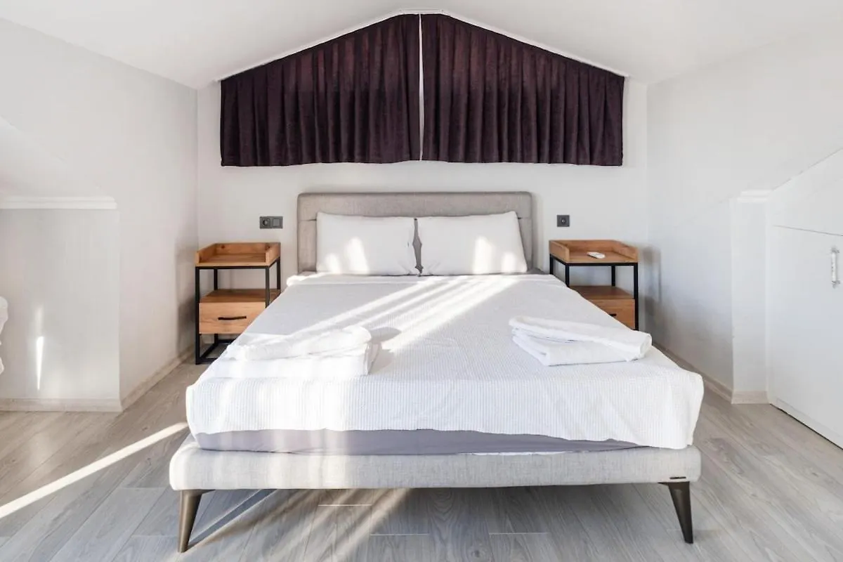 Tranquil Peaceful Tunc Villa Fethiye